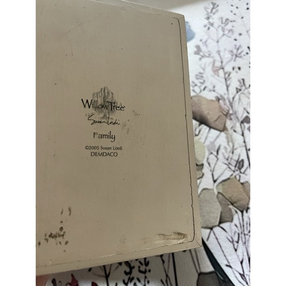 WILLOW TREE FAMILY 2005 Lifetime of Love trinket/keepsake box wooden - Picture 7 of 11